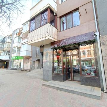 Продам Сталинку на проспекте Карла Маркса в историческом центре города