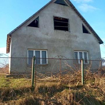 Продам будинок м.Мукачево село Яблунево