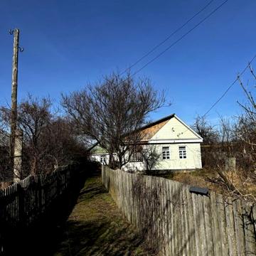 Продам будинок по вул. Селезньова