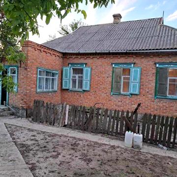 Будинок в смт. Ромодан