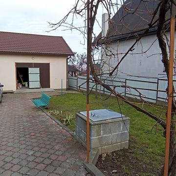 Будинок в Остриці