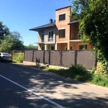 Терміновий продаж спареного котеджу, 4 кімнати + вітальня, с.Суховоля