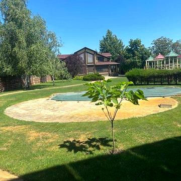 Продам шикарный сруб в Новоселовке.  Авторский ремонт. Рядом река .