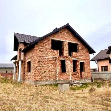 6-к. особняк 174 м2 та ділянка 8.33 соток в м. Тисмениця
