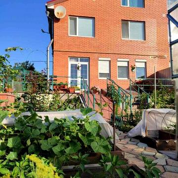 Сучасний 2-поверховий будинок по вул. Шевченко