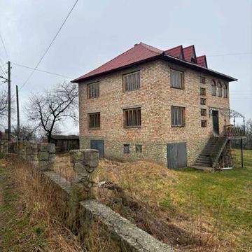Будинок (незавершене будівництво) 300 м.кв., смт. Делятин