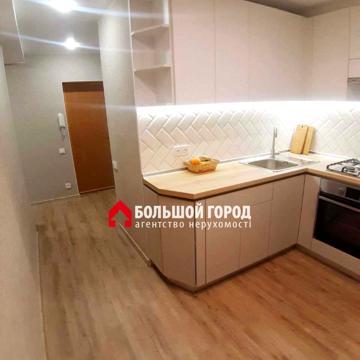 Бочарова вул., 8