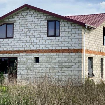 Два дома на участке. Рядом с Броварами