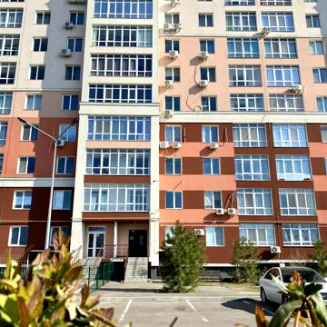 Лазурна вул., 40/1