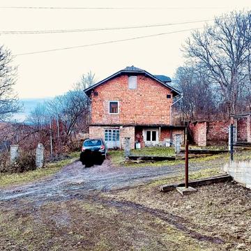 Дім будинок житло 104 м.кв. центр дом