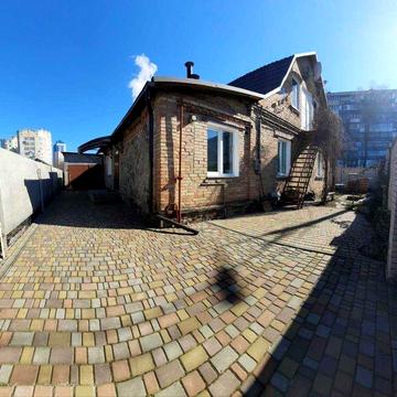 Продаж будинку в Святошинському районі.