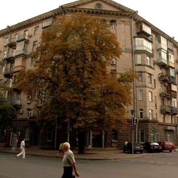 Грушевськго 34/1  . 55м2 підготована до ремонту