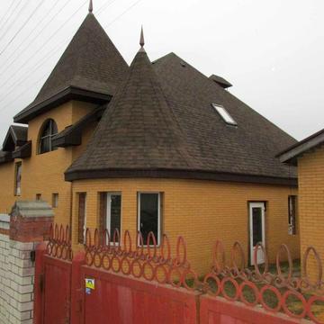 Продам двоповерховий будинок заг.пл .238 кв.м. по вул. Шахтарській