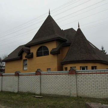 Продам двоповерховий будинок заг.пл .238 кв.м. по вул. Шахтарській