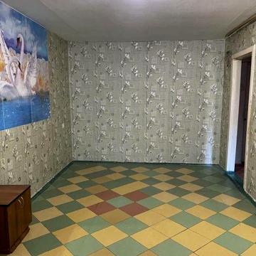 Продаеться  1 к/ к  пр. Корабелів 12 б