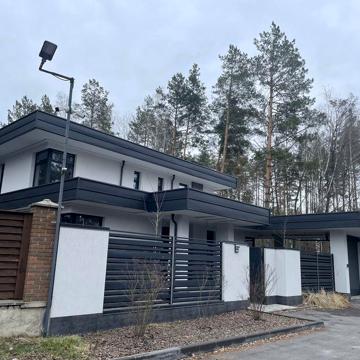 Продається сучасний котедж в Нових Петрівцях