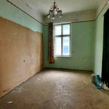 2 кімнатна квартира в центрі вул.Дністровська можливо під комерцію
