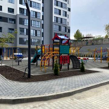 Простора 2к. в зданій, сучасній новобудові. Виставка ЖК Автобіографія