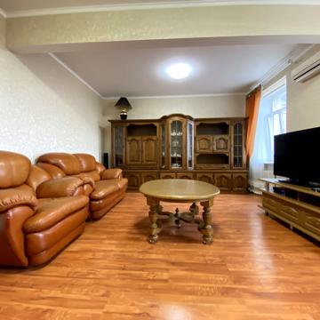 Староярмаркова вул. (Сиволапа), 44