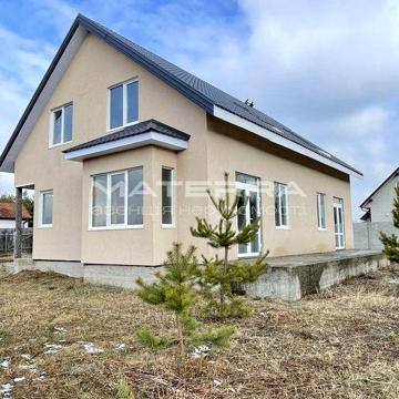 Малютянка продам будинок-дуплекс 103м2