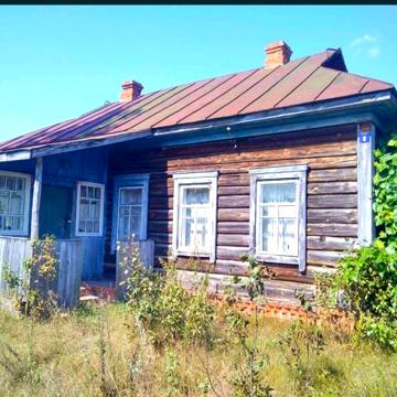 Отдельно стоящий дом в хуторе. Живописно.