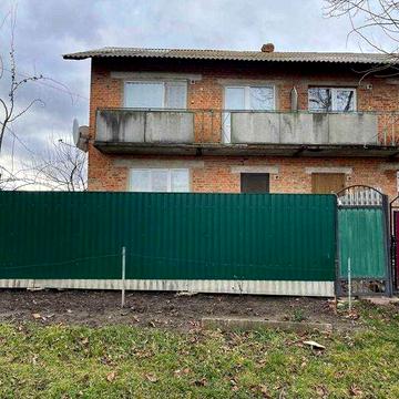 Будинок в центрі .  Село  Журавка. Чернігівська область