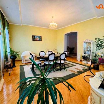 Пятикімнатна квартира в самісьнькому центрі Івано-Франківська.