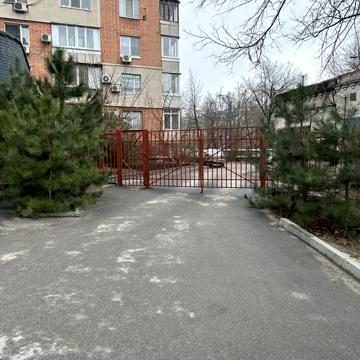 Продам 2-х ком кватиру,парк Шевчеко(центр)