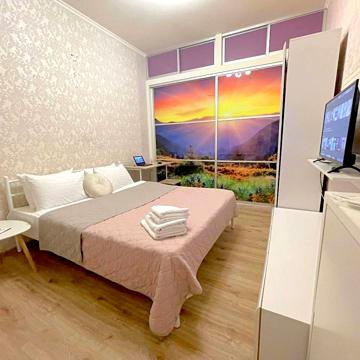 Лавандовый рассвет. Однокомнатная квартира сети Alex Apartments
