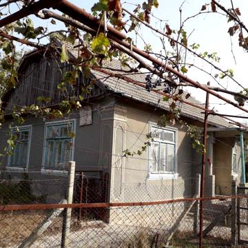 С. Приморське, Б-Дністровського,  продам дім з гарною локацією