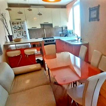 Продам Парковая 77/1 Двух комнатную квартиру