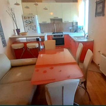 Продам Парковая 77/1 Двух комнатную квартиру