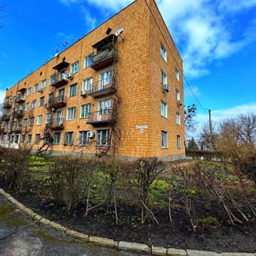 Продаж великої 4к.кв в обкомівському будинку в центрі міста!