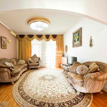 Продам 3 кімн. квартиру на вул. Євгена Котляра, 8/10