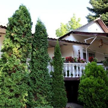 Продається сімейний будинок - дача в в селі Oклі-геть,