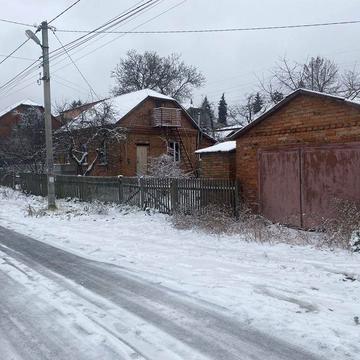 Половина будинку продам