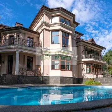 Элитный дом 832 м², 100 соток, выход на канал Днепра + сосновый лес