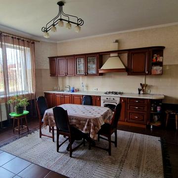 Продається будинок ближня Роша біля Клубу