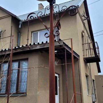 жилой дом в двух уровнях с подвалом