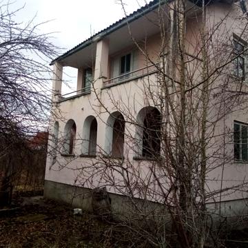 Продається дача з добротнім будинком біля озера в селі Марківцях