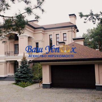 Продажа дома с ремонтом в лесу с выходом на реку.