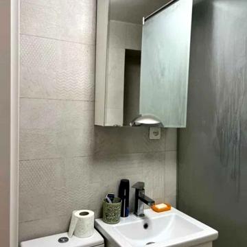 квартиру студию центр 41м+90тех.этаж прямой выход