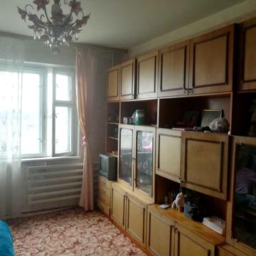 продаю 3-кімнатну на Троєщині, вулиця Радунська 22/9