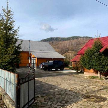 Двоповерховий будинок в Яремче 228 м²