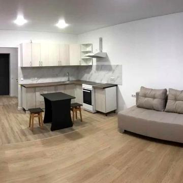 Домбровського вул., 75