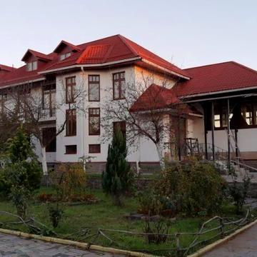 Маєток-Поместье 2000кв.м.+бомбоубежище,проживание/коммерция.Обмен.