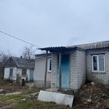 Приватный кирпичный дом в селе Сурско-Литовское, под ремонт
