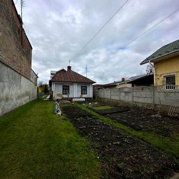 Продаж житлового будинку