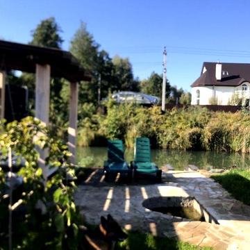 Будинок, Гнідин. Вишеньківська вулиця, вихід до води.