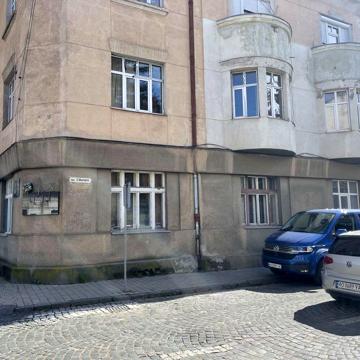 Продам квартиру в центрі